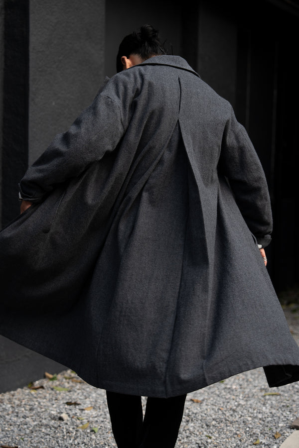 Back-Vent Washed-Serge Overcoat [尾州ウール]【dark gray】