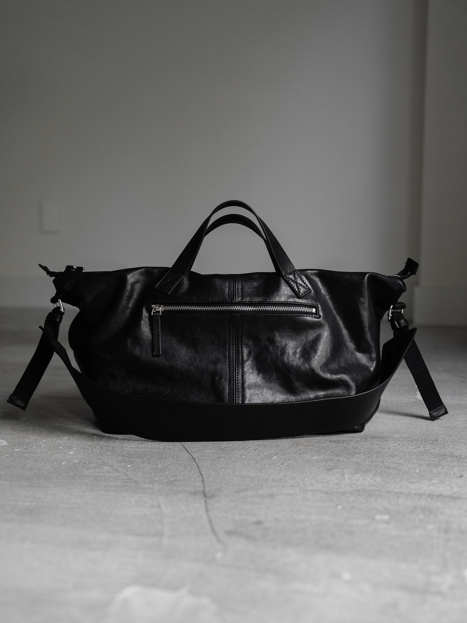 呂*布様 PRY Front Zip Travel Bag Leather Front Zip Travel Bag – PRY