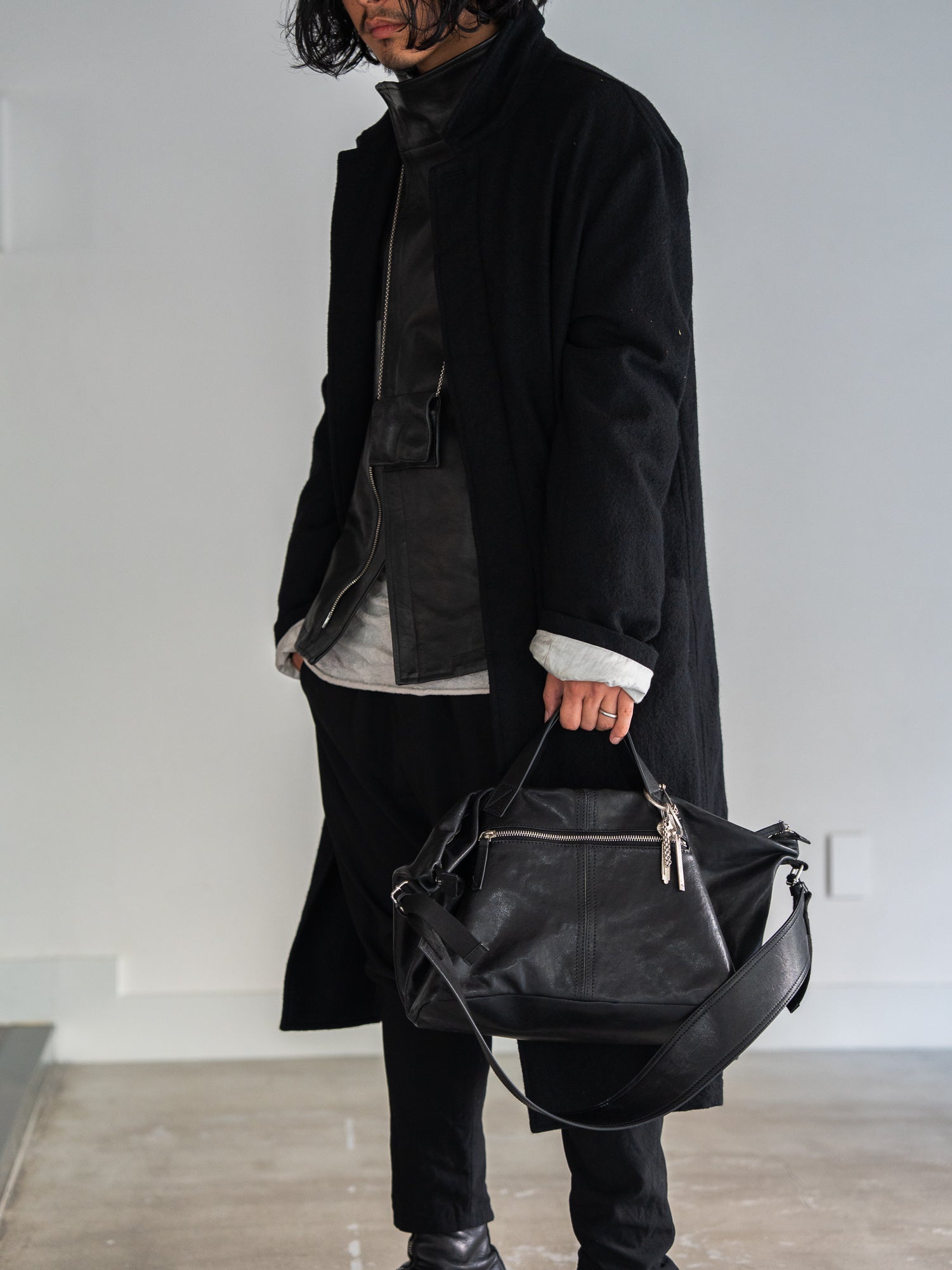 PRY pryground Front Zip Travel Bag シュウト Leather Front Zip Travel Bag – PRY