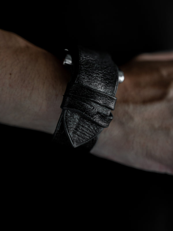 Sculpted Leather Buckle Bracelet