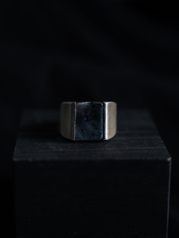 Monolith Ring【BLACK LABRADORITE】