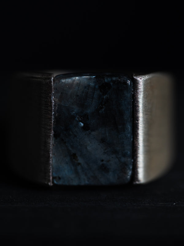 Monolith Ring【BLACK LABRADORITE】