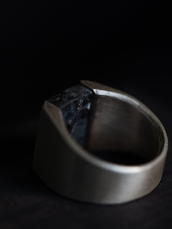 Monolith Ring【BLACK LABRADORITE】