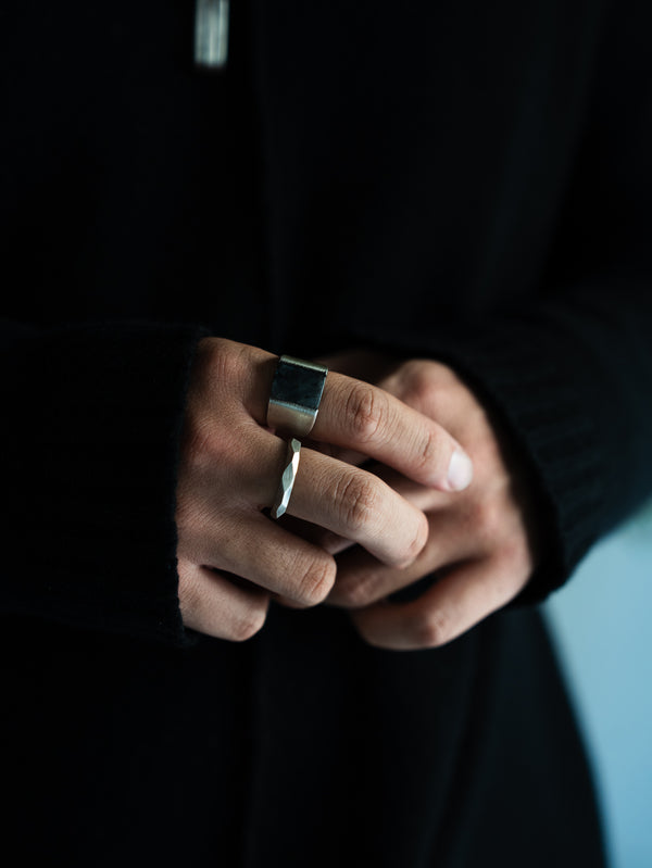 Monolith Ring【BLACK LABRADORITE】