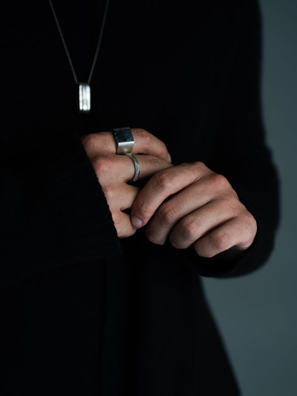 Monolith Ring【BLACK LABRADORITE】