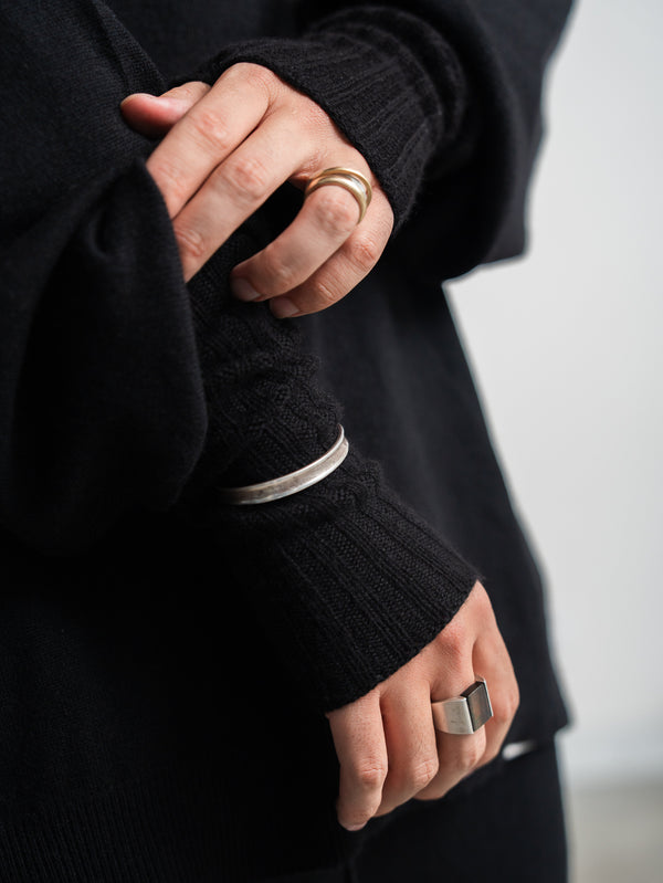 Cashmere Balloon Sleeve Knit【black】