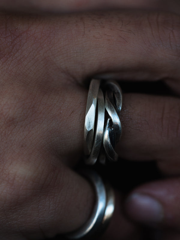 Double Twisted Ring