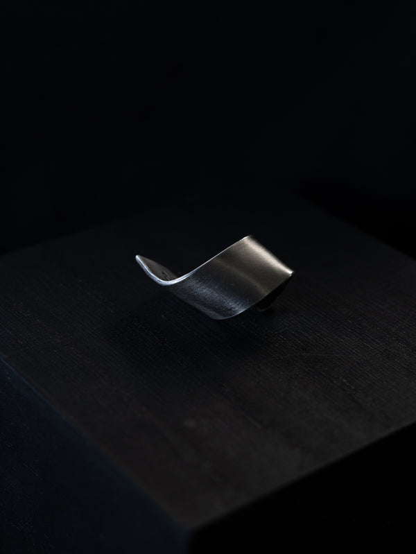 Mono-Plate Ear Cuff [Arc]