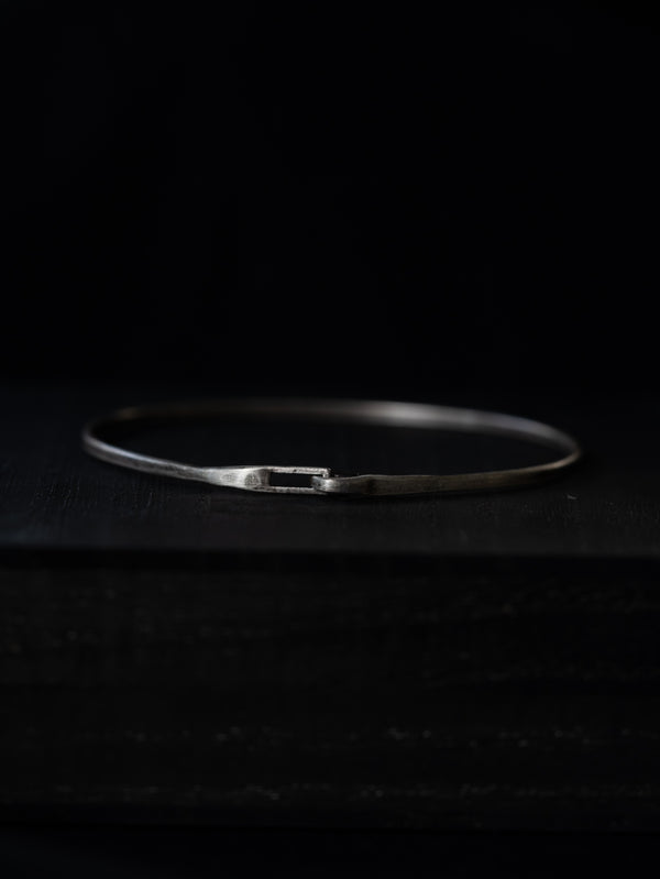 Silver Hook Bangle [narrow]