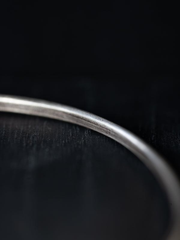 Silver Hook Bangle [narrow]