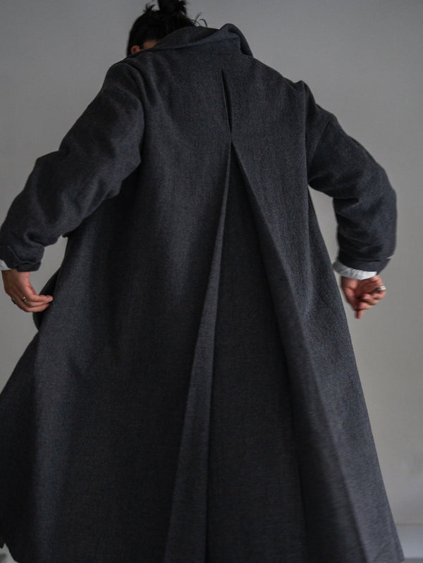 Back-Vent Washed-Serge Overcoat [尾州ウール]【dark gray】
