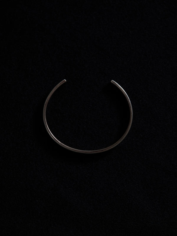 STILL Curve Bangle