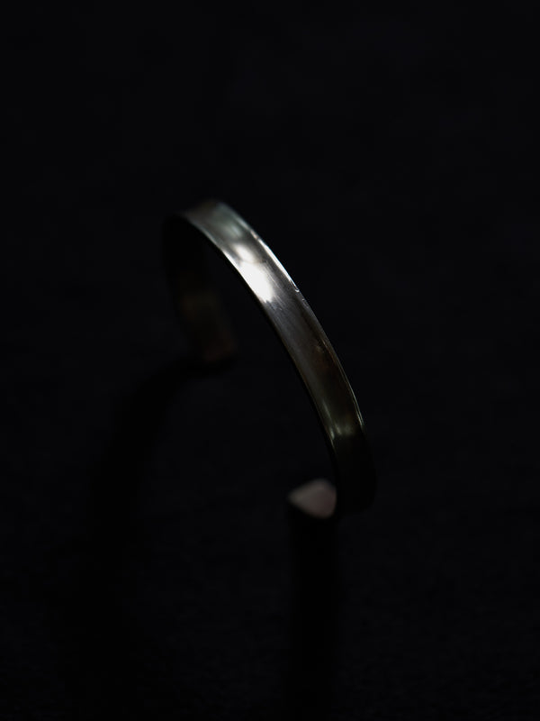 STILL Curve Bangle