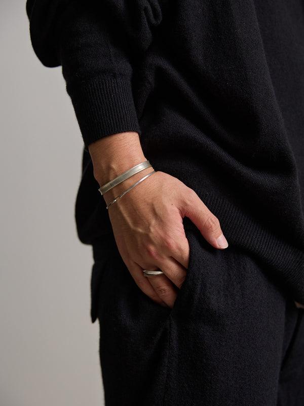 STILL Curve Bangle