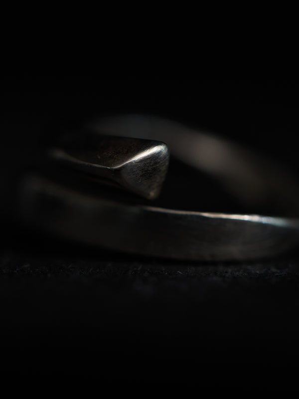 Twist Triangle Ring