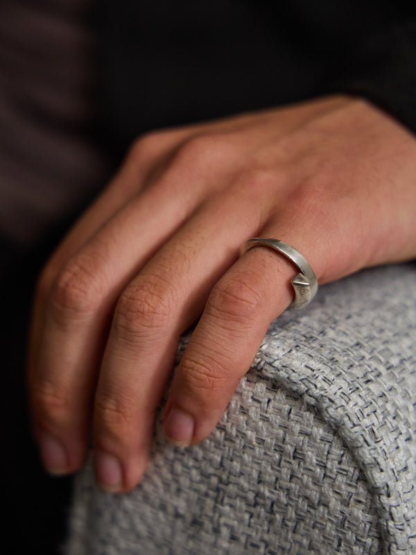 Twist Triangle Ring