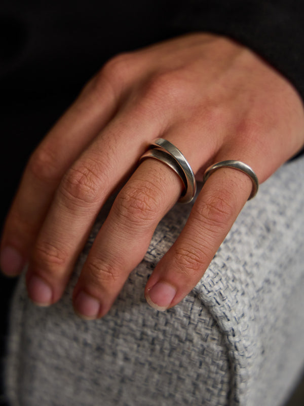 Double Twist Triangle Ring