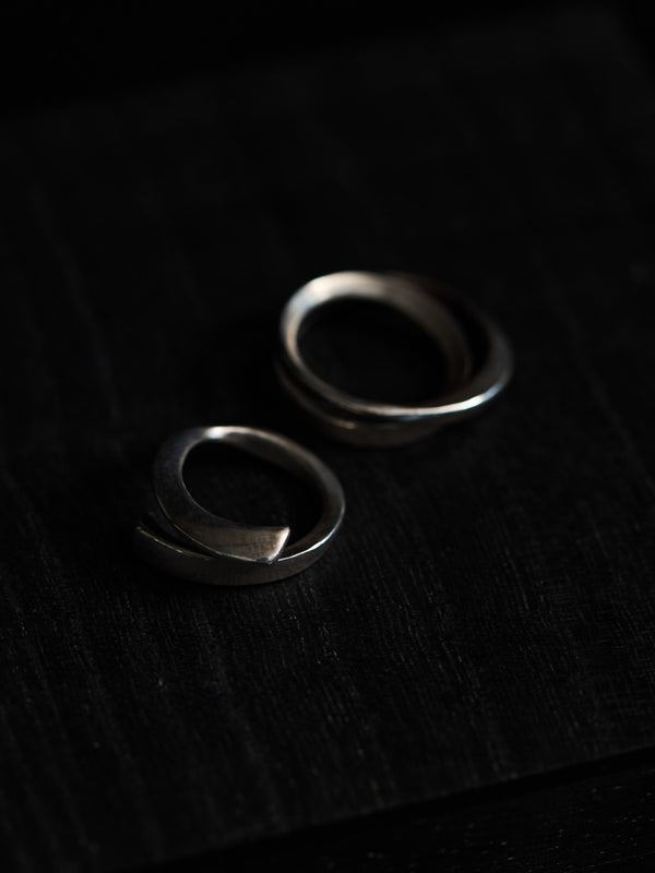 Double Twist Triangle Ring