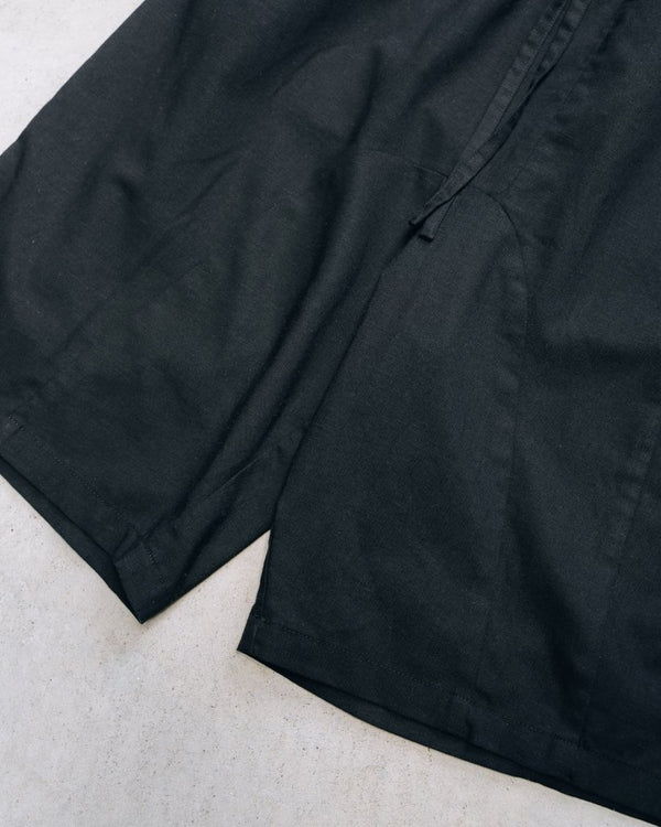 【アーカイブ販売】Black Modern Cut Linen Shorts [for setup] - PRY