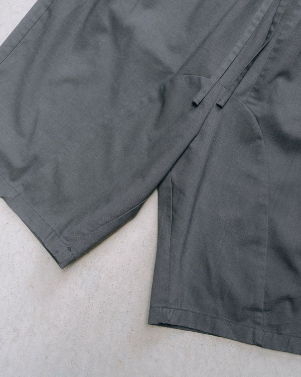 【アーカイブ販売】DarkGray Modern Cut Linen Shorts [for setup] - PRY