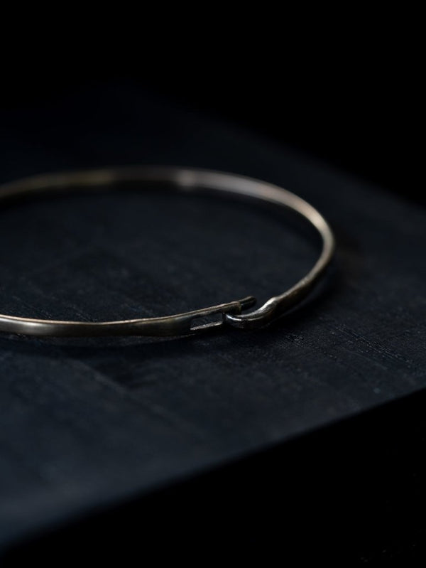 K10 Hook Bangle [narrow] - PRY