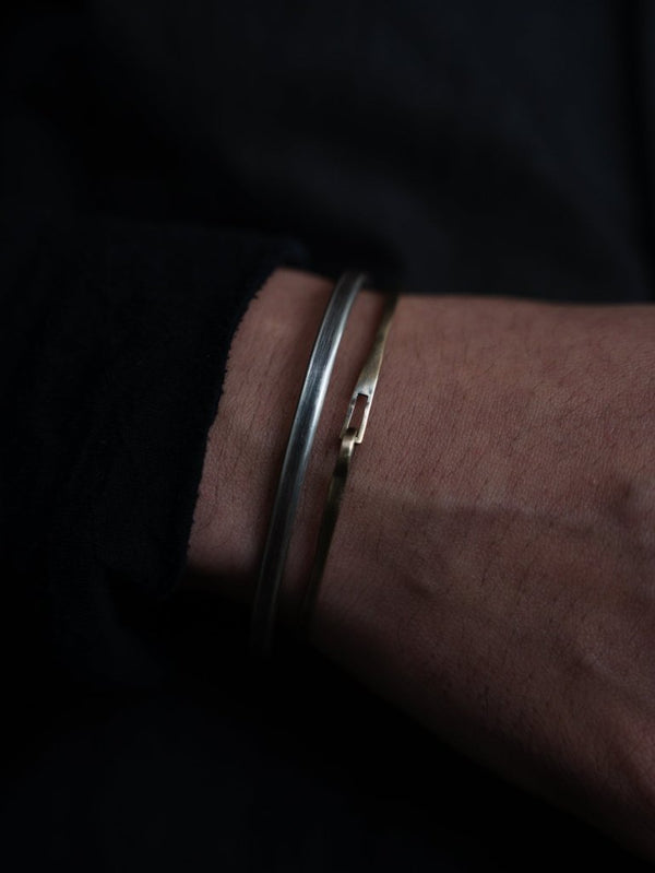 K10 Hook Bangle [narrow] - PRY