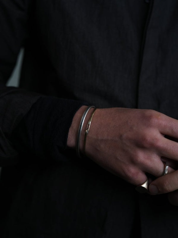 K10 Hook Bangle [narrow] - PRY