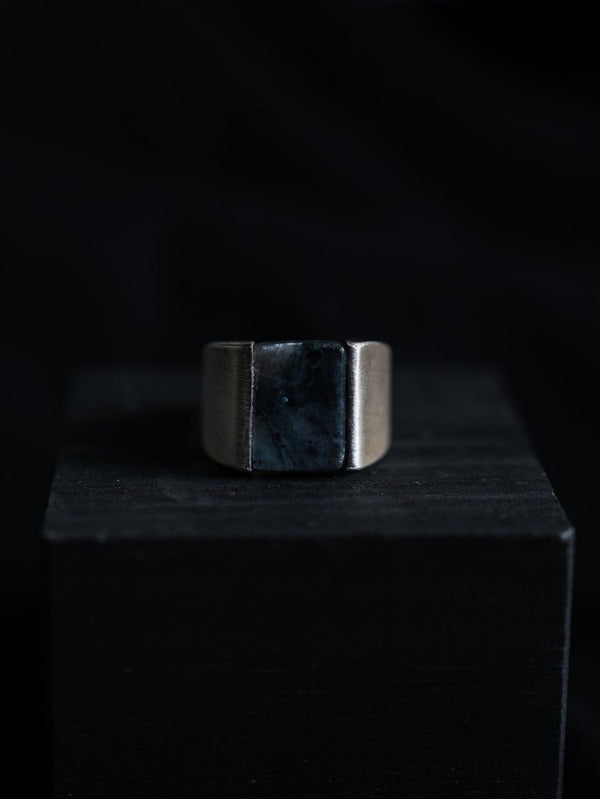 Monolith Ring【BLACK LABRADORITE】 - PRY