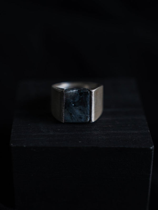 Monolith Ring【BLACK LABRADORITE】 - PRY