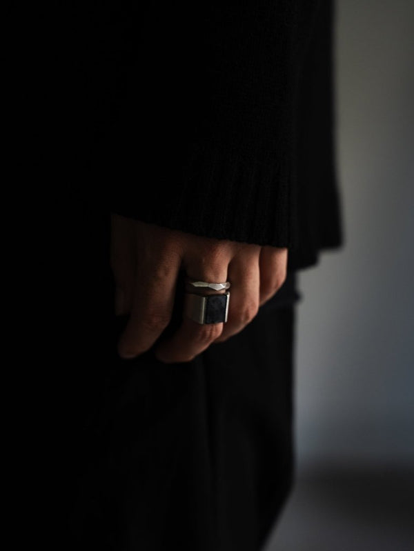 Monolith Ring【BLACK LABRADORITE】 - PRY