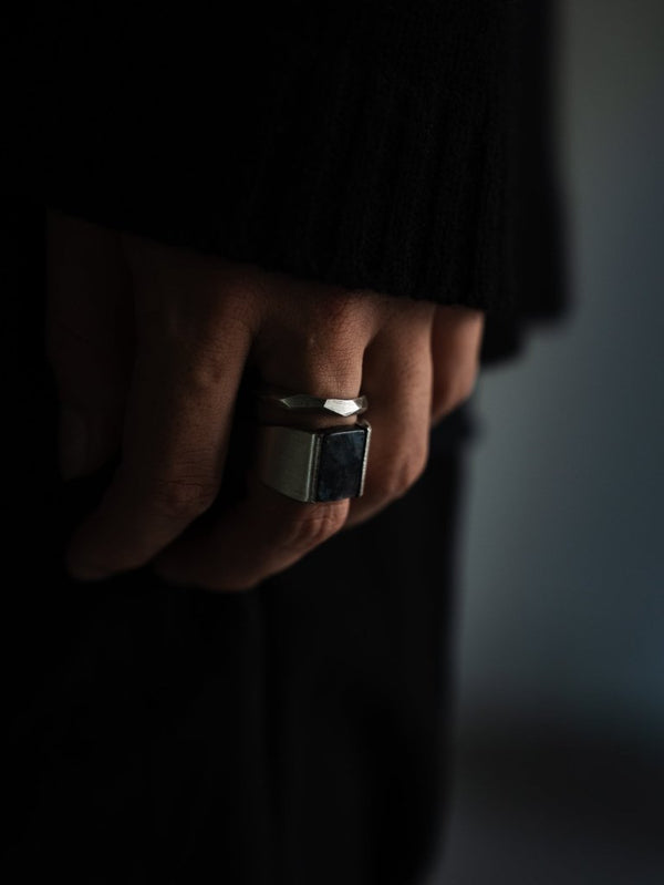 Monolith Ring【BLACK LABRADORITE】 - PRY