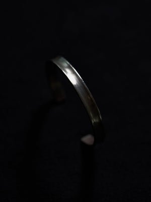 STILL Curve Bangle - PRY