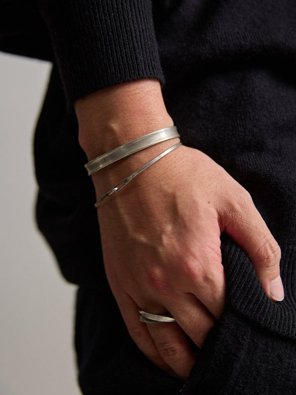 STILL Curve Bangle - PRY