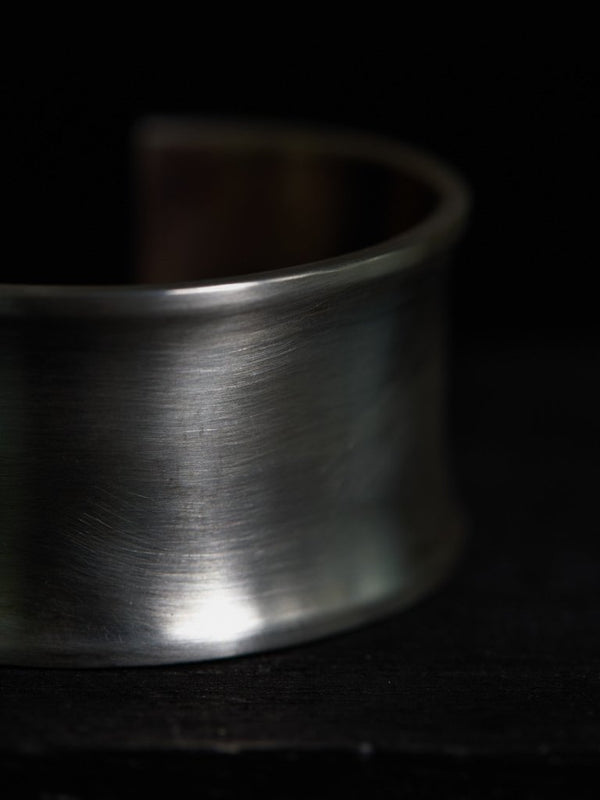 STILL Curve Bangle [xxxl] - PRY