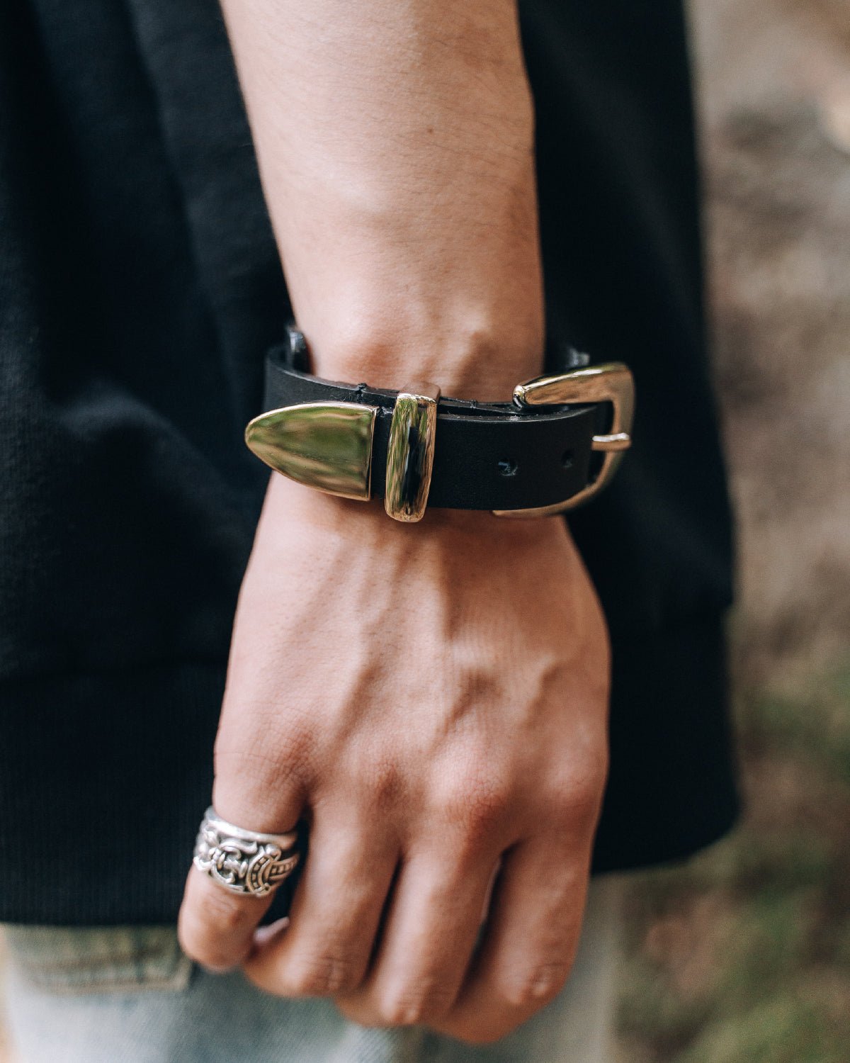 no. x PRY Real Leather Buckle Bracelet